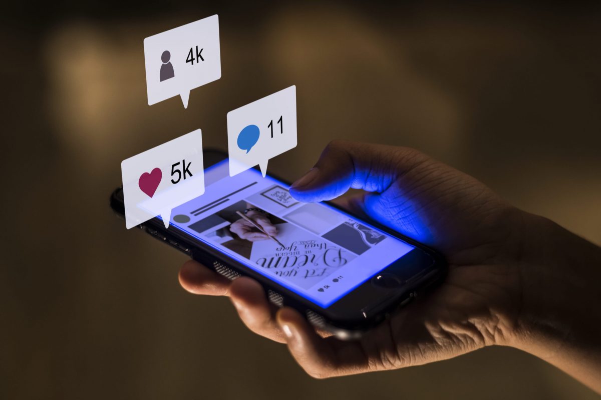 smartphone-social-media-concept (1)